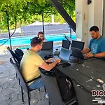 Maison d'hôtes Arode Dionysus - Digital Nomads Coliving