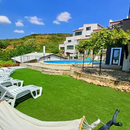 Maison d'hôtes Arode Dionysus - Digital Nomads Coliving