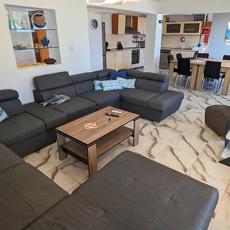 Arode Dionysus - Digital Nomads Coliving Guest house